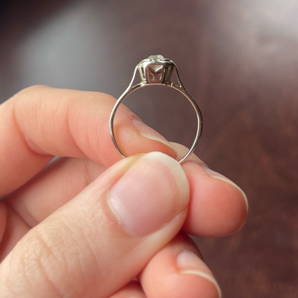 Vintage 18K White Gold Art Deco Etched Solitaire Diamond Ring - Picture 3 of 6